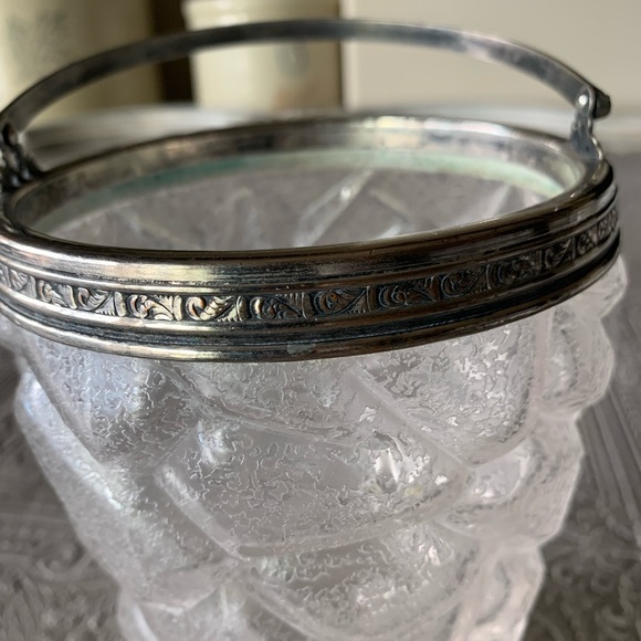 Vintage Ice Bucket with Silver handle - Picture 3 of 7